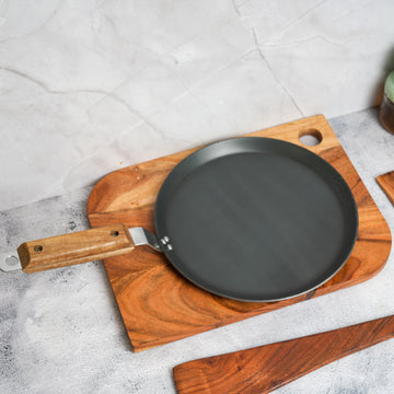 Femora Iron Flat Tawa, Tawa for Roti/Chappati/Naan with Strong Wooden Handle Black 100% Toxin-Free, Naturally Non-Stick, Long Lasting