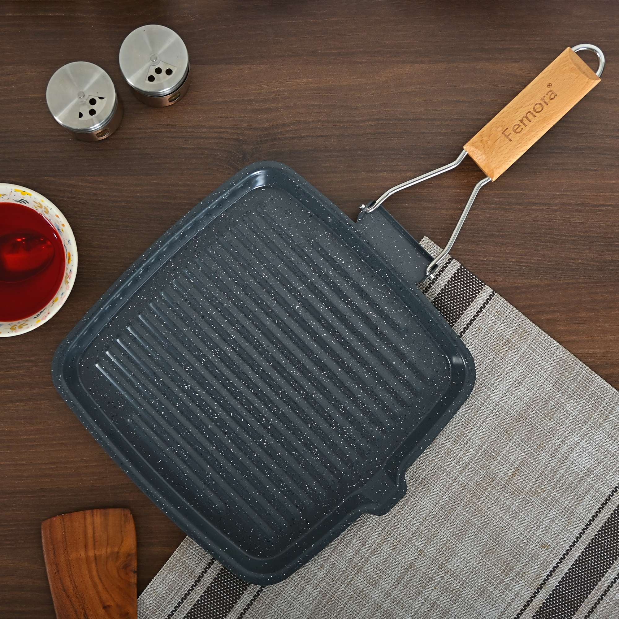 Femora Carbon Steel Non-Stick Square Grillpan with Folding Wooden Hand