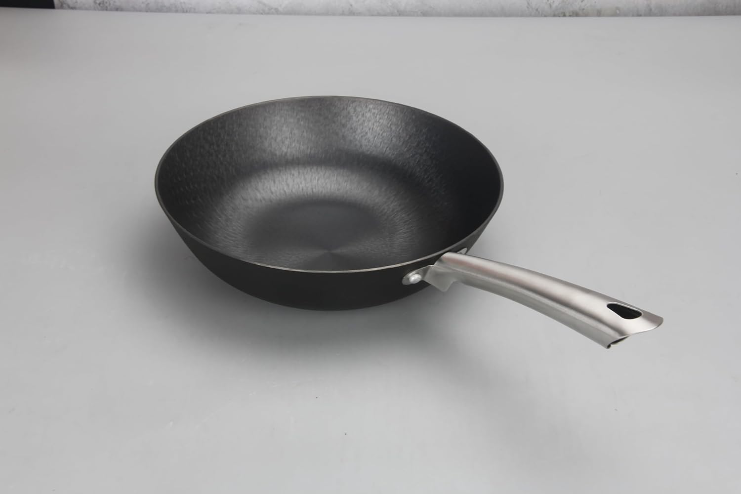 Preseasoned Cast Iron Fry Pan Wok of 28CM Diameter with Tough Handle Non Toxic and Coating Free-1 Pc