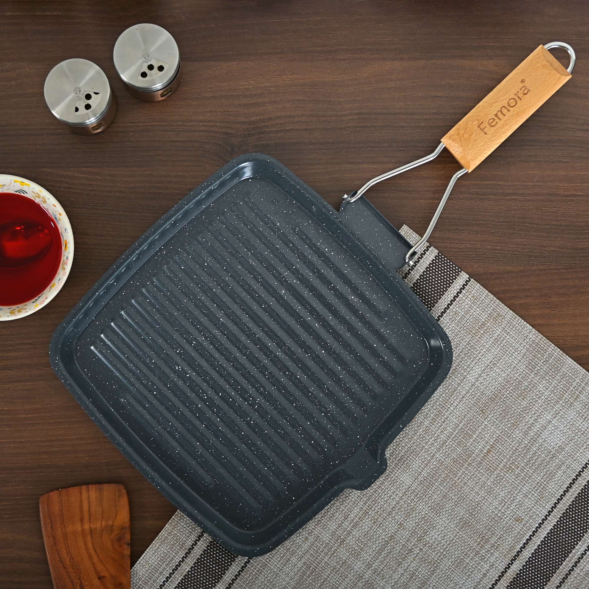 Femora Carbon Steel Non-Stick Square Grillpan with Folding Wooden Handle, 3 Layer Non-Stick Coating Pan, Black, Pack of 1, 24 CM x 24 CM